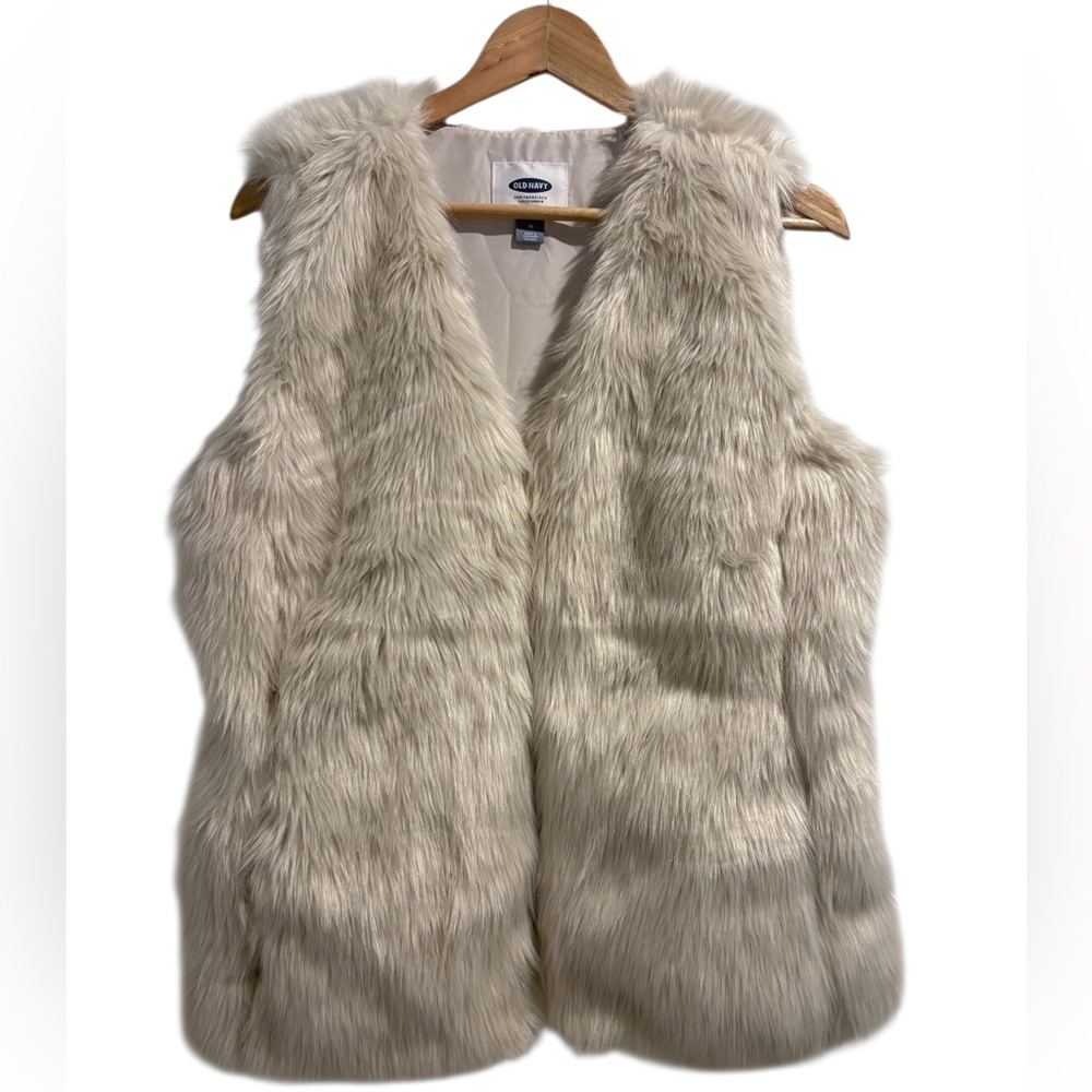 Old Navy Faux Fur Vest in Cream
